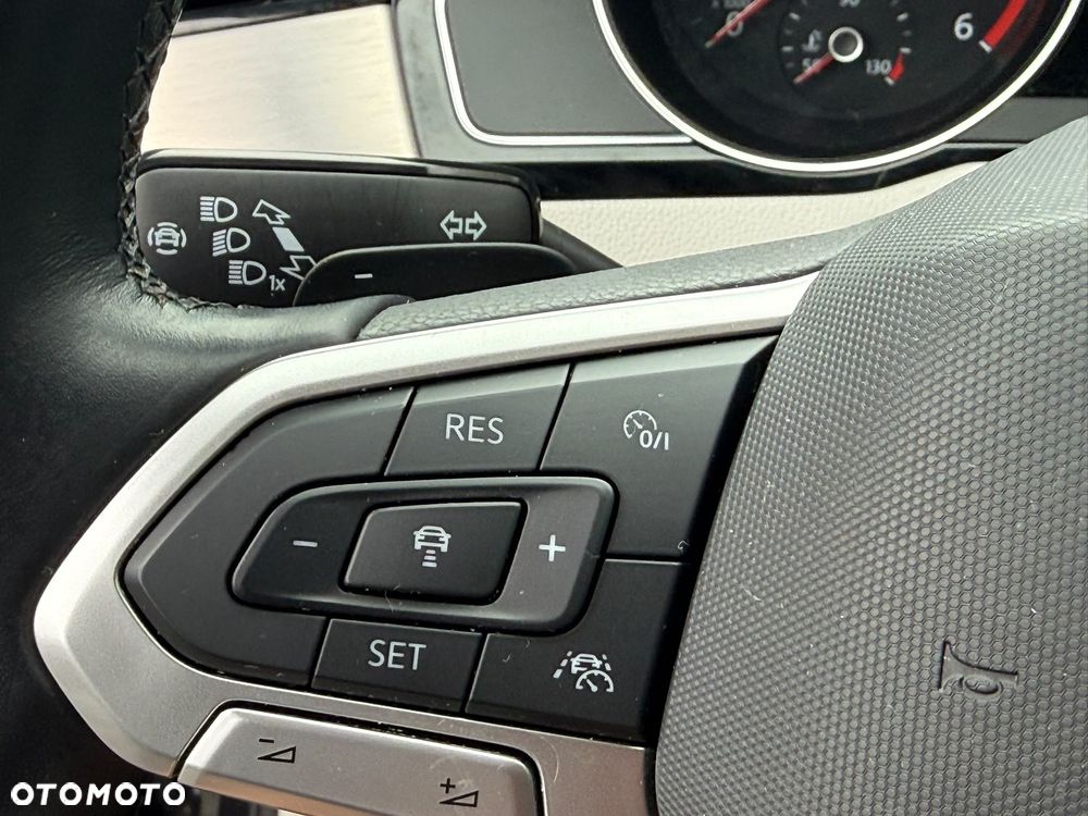 Volkswagen Passat 2.0 TDI Elegance DSG - 21