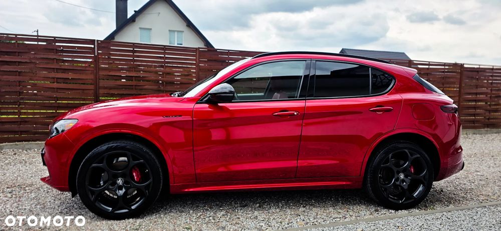 Alfa Romeo Stelvio 2.0 Turbo 16V AT8-Q4 Veloce Ti - 2