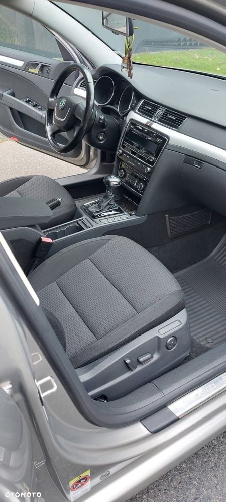 Skoda Superb 3.6 V6 4x4 DSG Elegance - 9