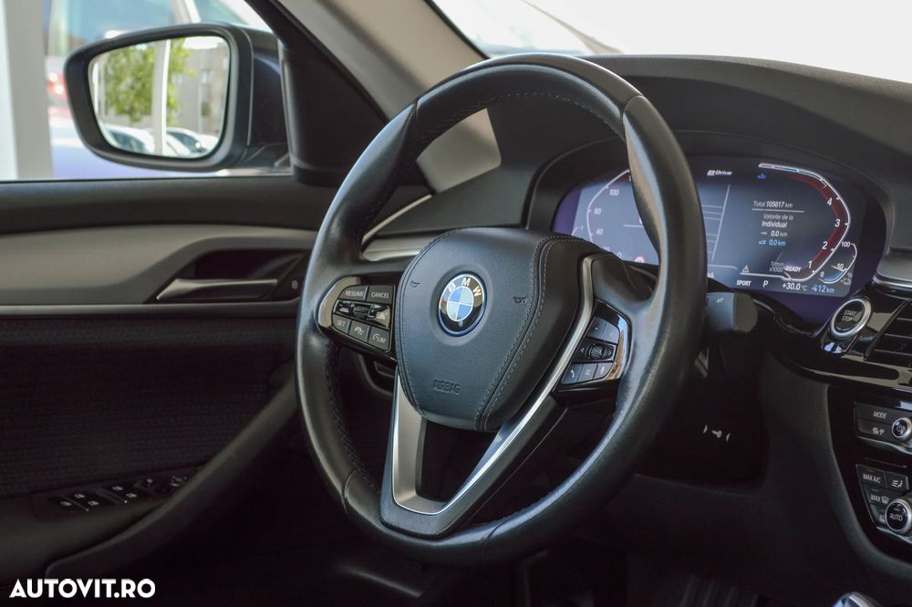 BMW Seria 5 520e Aut. Luxury Line - 36