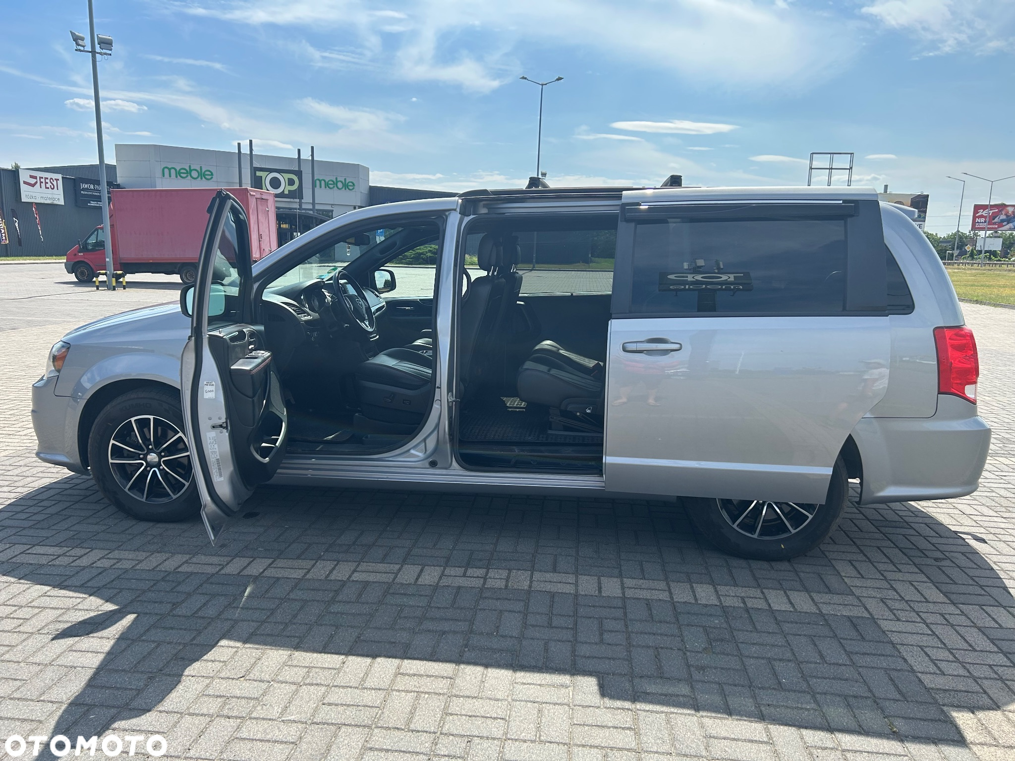 Dodge Grand Caravan - 13