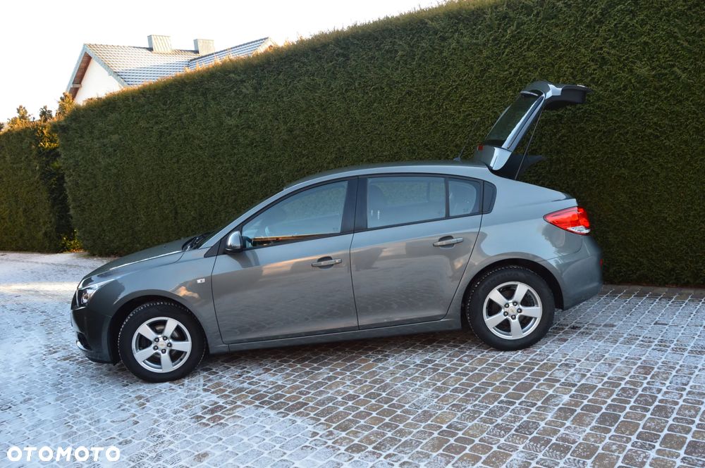 Chevrolet Cruze 1.8 LT+ - 33