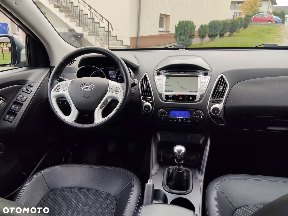 Hyundai ix35 1.7 CRDi 2WD blue Finale Gold - 29
