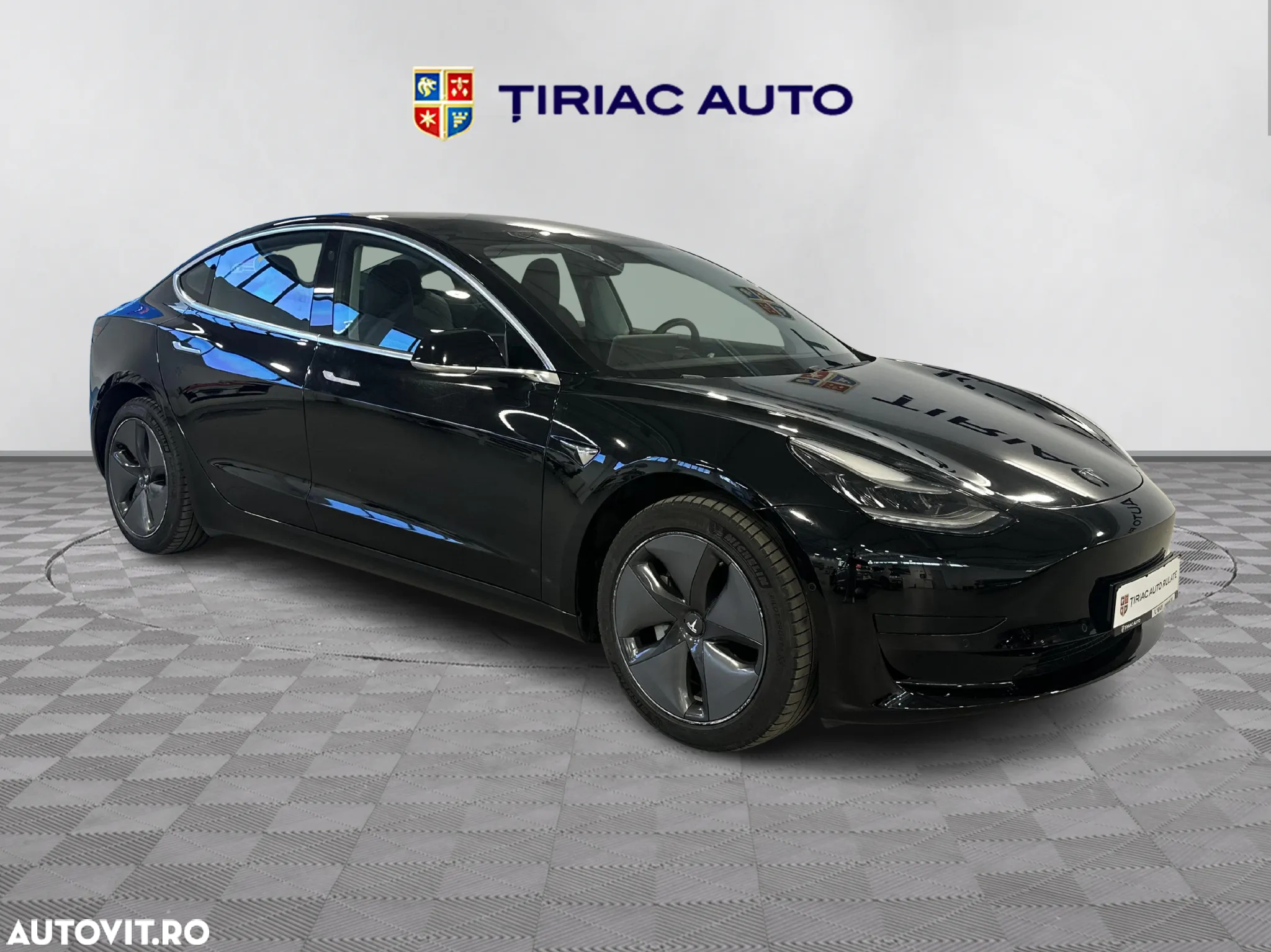 Tesla Model 3 - 7