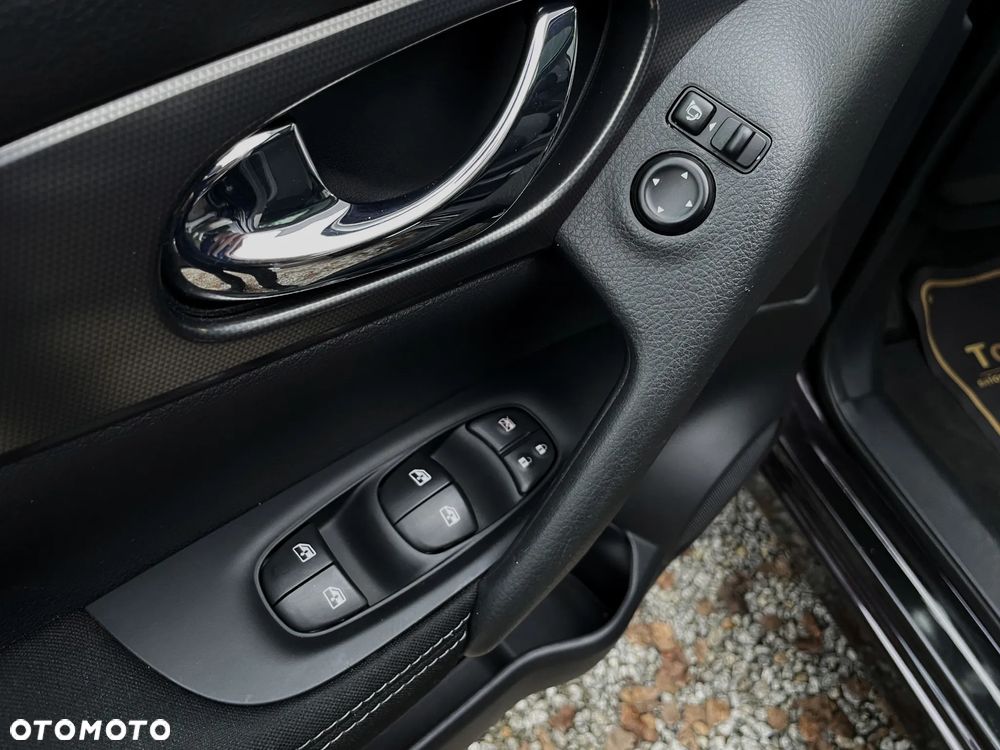 Nissan Qashqai 1.2 DIG-T N-Connecta EU6 - 32