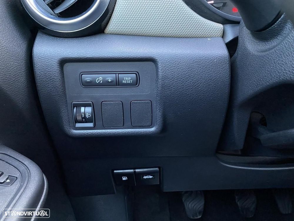 Nissan Micra 1.0 G Acenta - 25