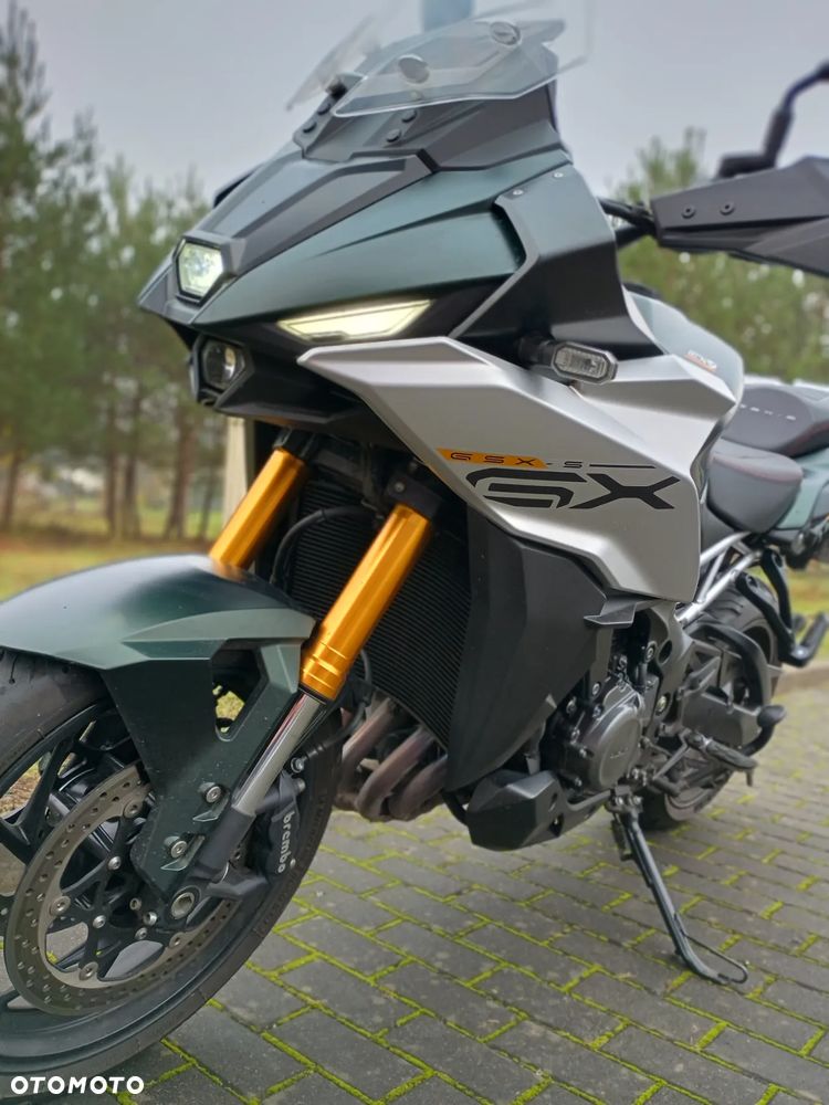 Suzuki GSX - 4