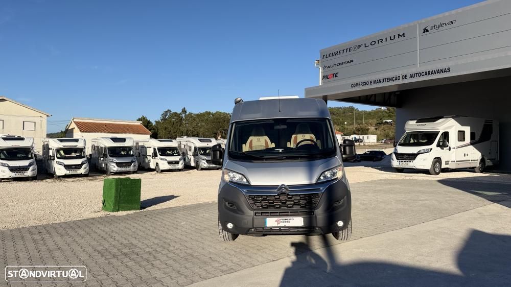 Adria Twin 600 SPT cama transversal - 24