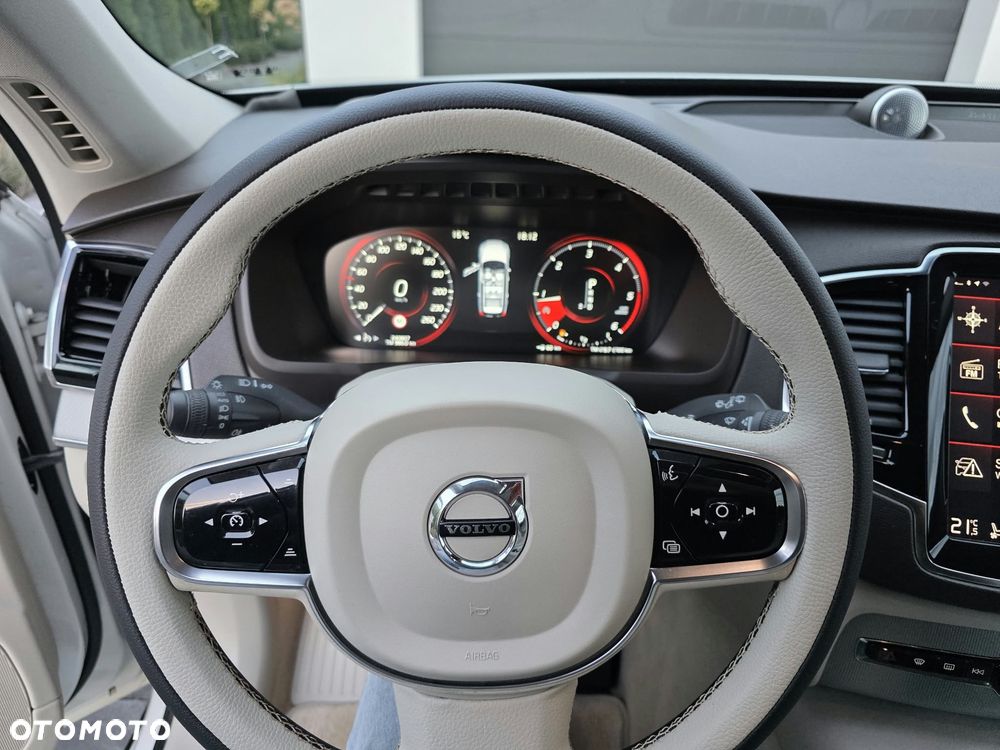 Volvo XC 90 - 24