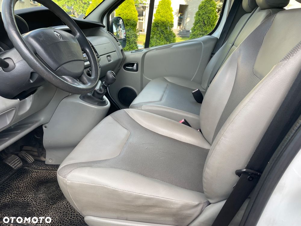 Renault Trafic Passenger Expression - 16
