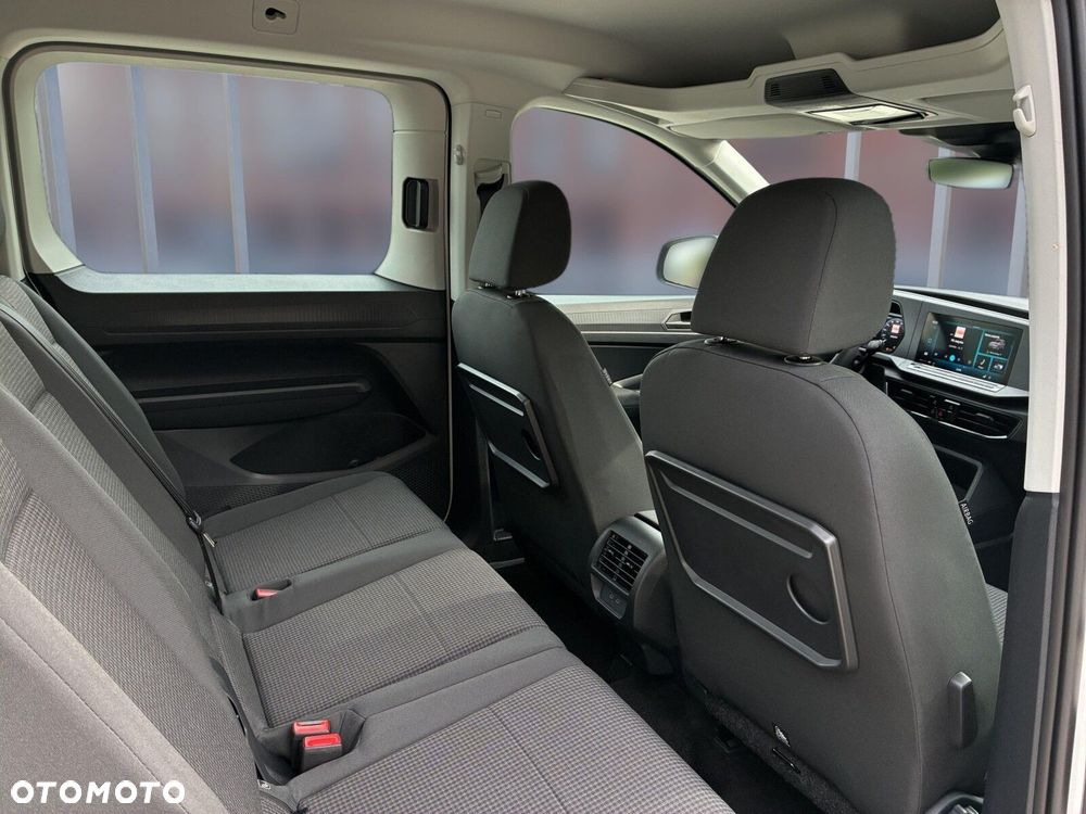 Volkswagen Caddy Maxi/7os. 2,0 TDI 102 KM manualna r. o. 2970 mm - 17