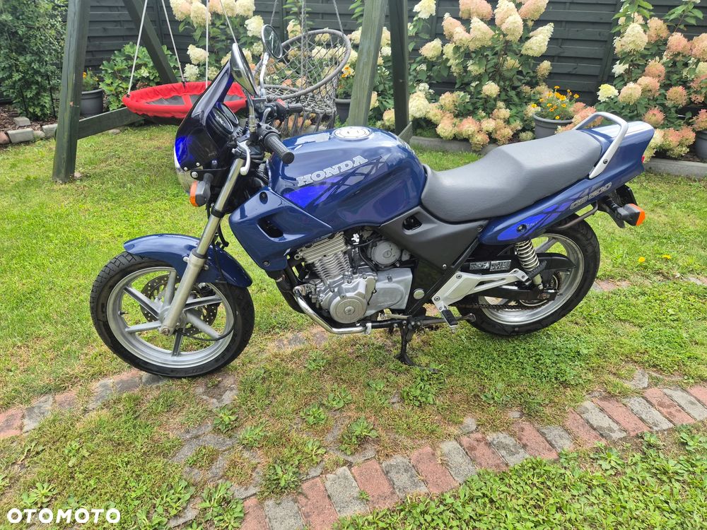 Honda CB - 2