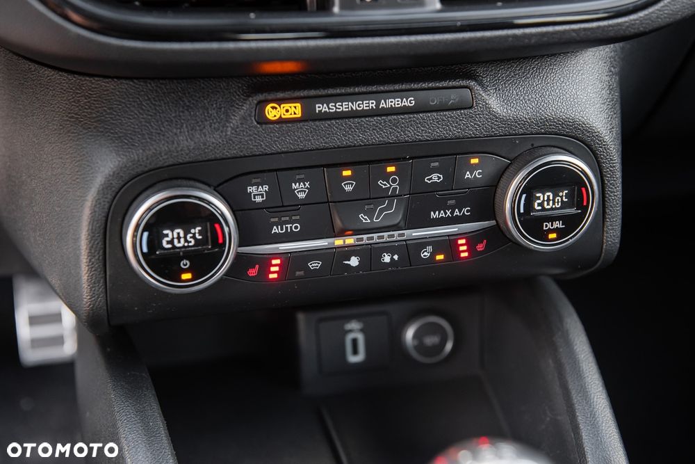 Ford Focus 1.0 EcoBoost ST-Line - 27
