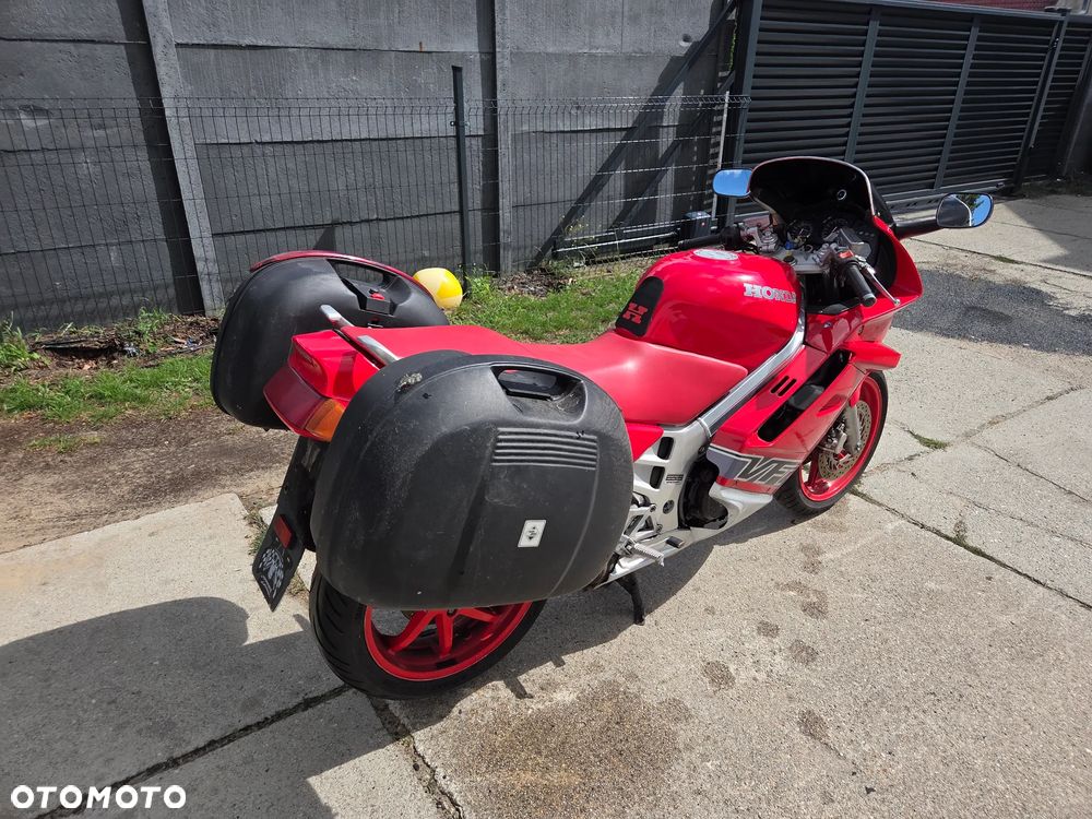Honda VFR - 4