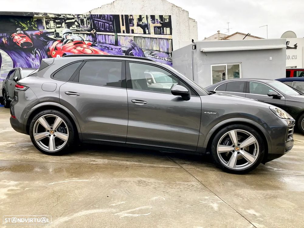 Porsche Cayenne E-Hybrid - 2
