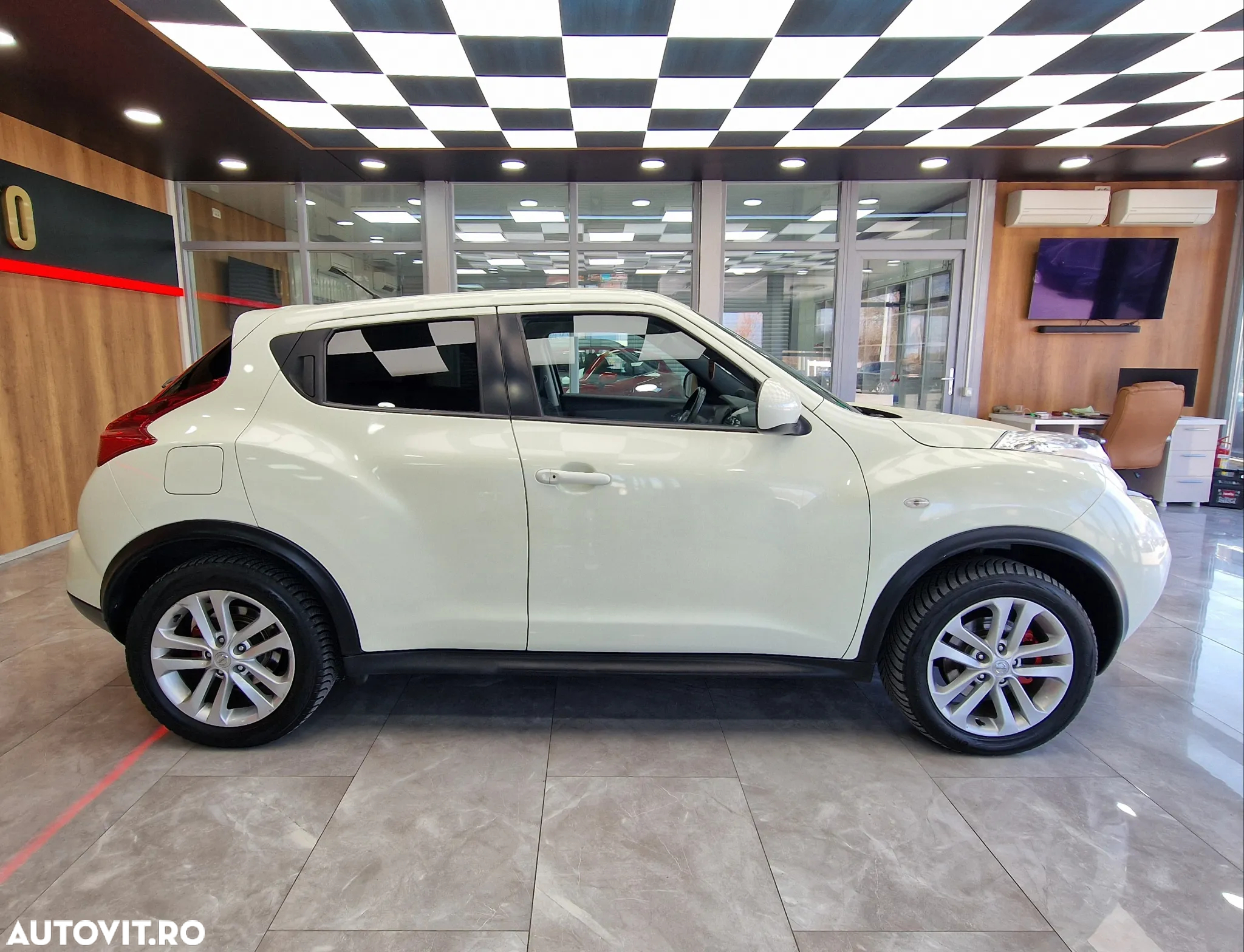 Nissan Juke 1.6 DIG-T ALL-MODE 4x4i CVT n-tec - 13