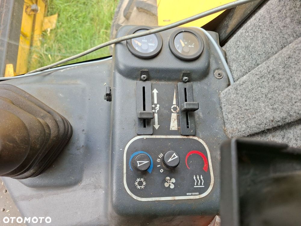 New Holland Tx 68 - 22