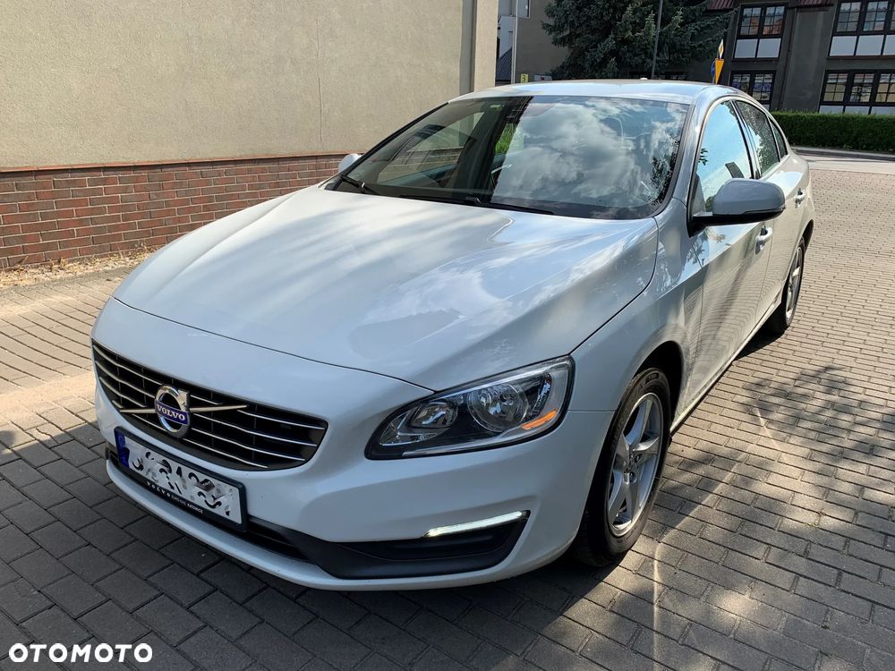 Volvo S60 T3 Kinetic - 1