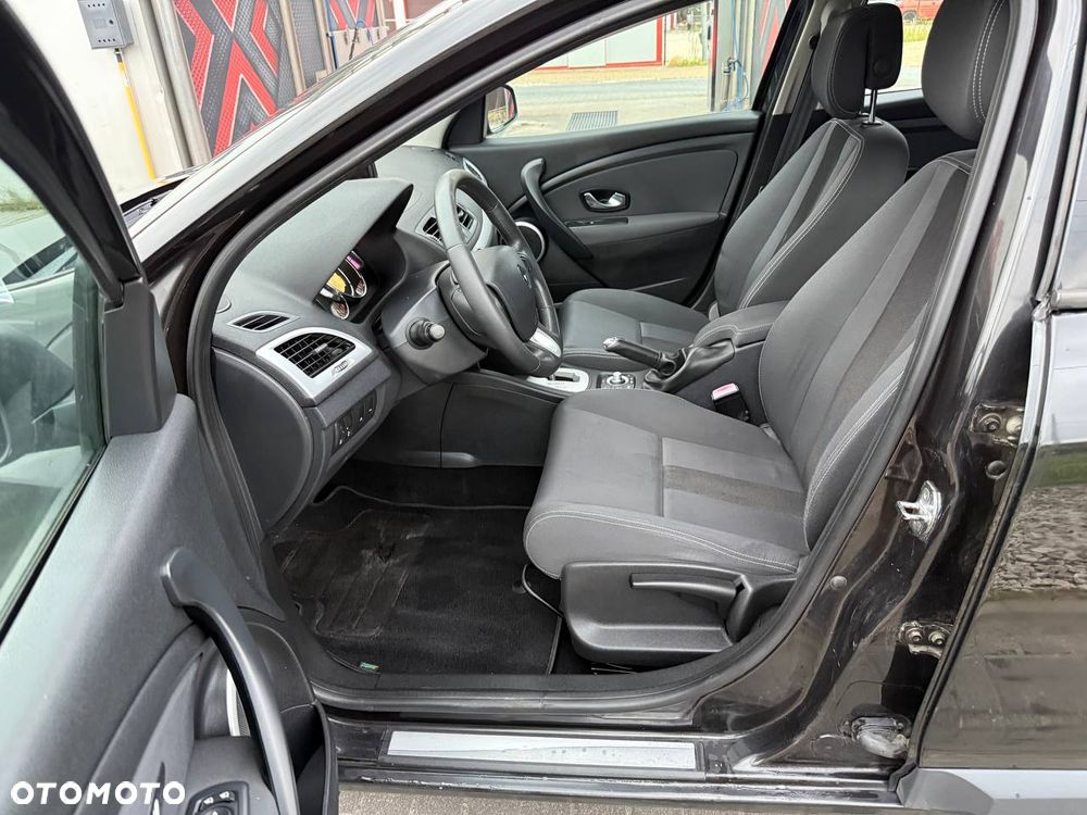 Renault Megane Grandtour dCi 150 FAP Dynamique - 14