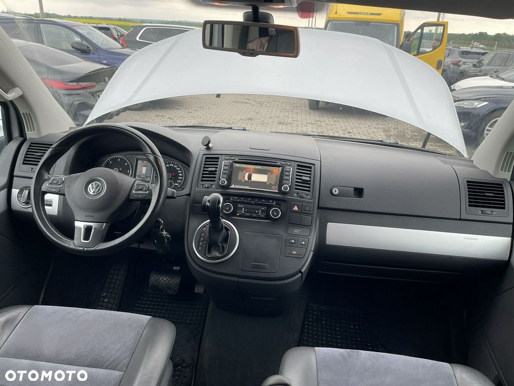 Volkswagen Multivan - 11