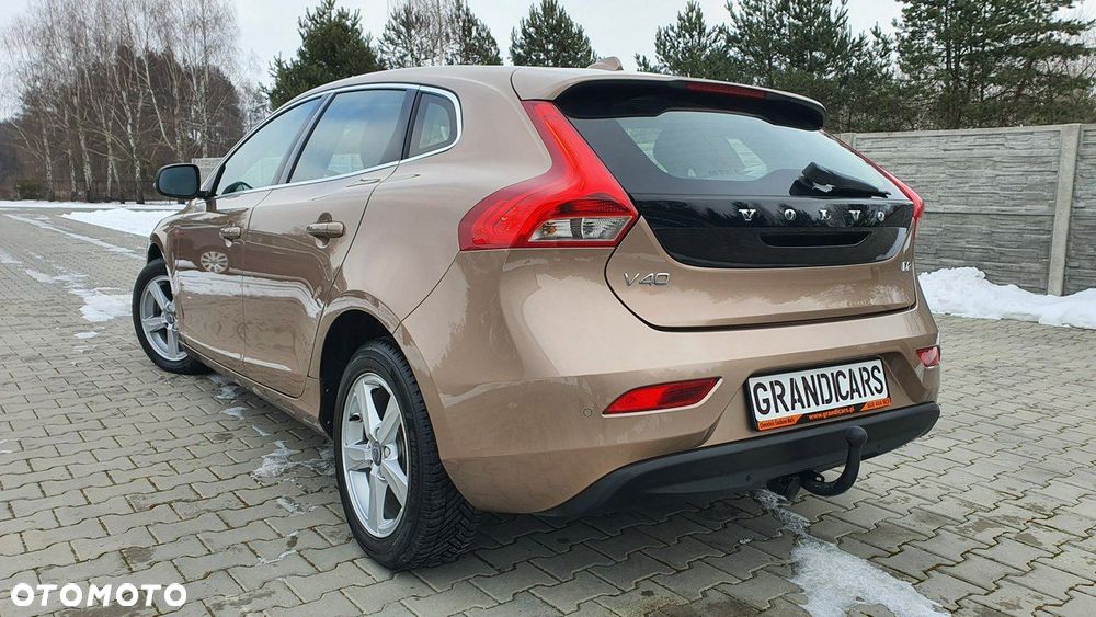 Volvo V40 D2 Momentum - 4