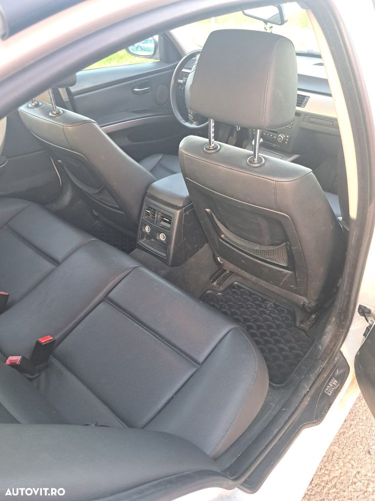 BMW Seria 3 318i - 4