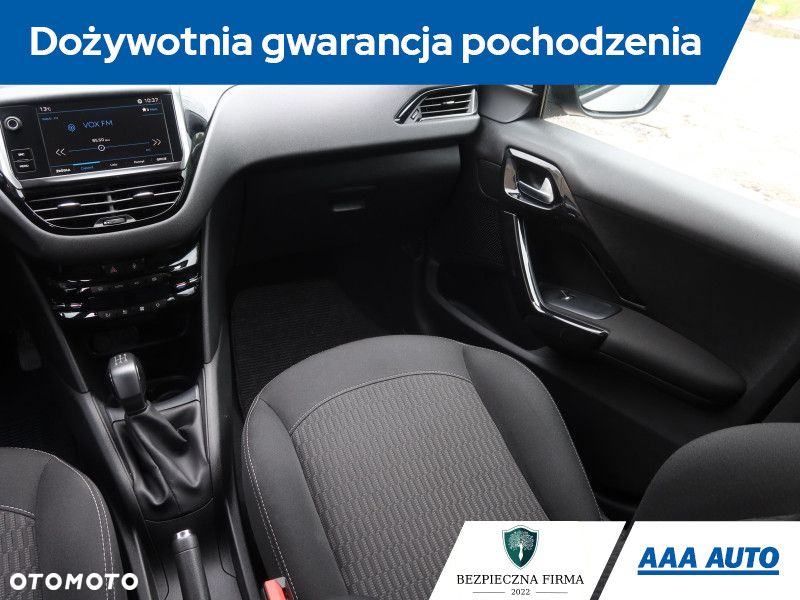Peugeot 208 - 9