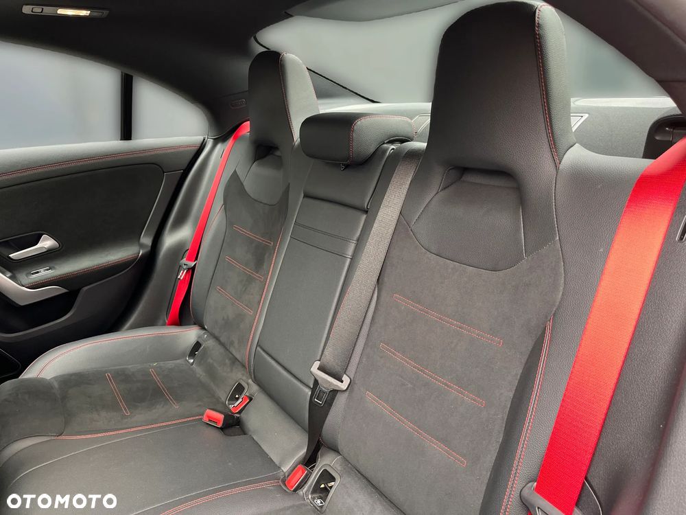 Mercedes-Benz CLA AMG 45 4-Matic 8G-DCT - 17