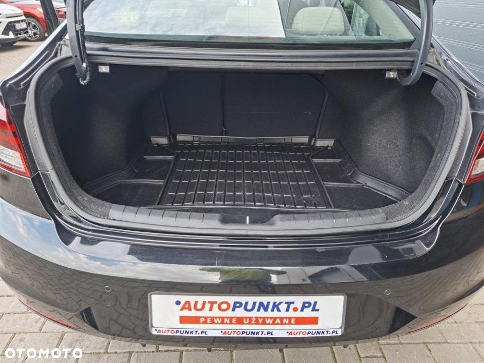 Hyundai Elantra - 33