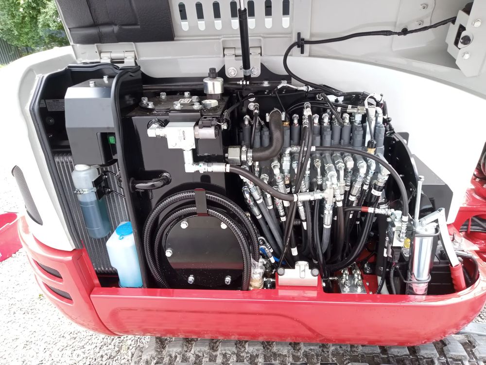 Takeuchi TB230 - 4