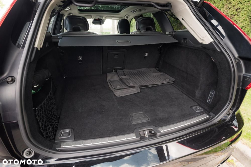 Volvo XC 60 B6 B AWD Ultimate Dark - 35