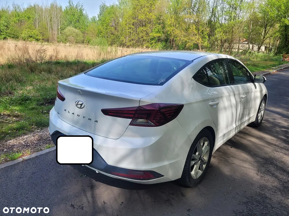 Hyundai Elantra - 6