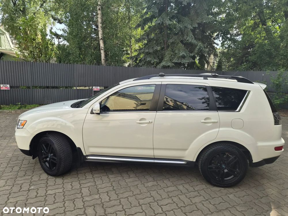 Mitsubishi Outlander 2.2 DI-D 4WD TC-SST Intense - 2