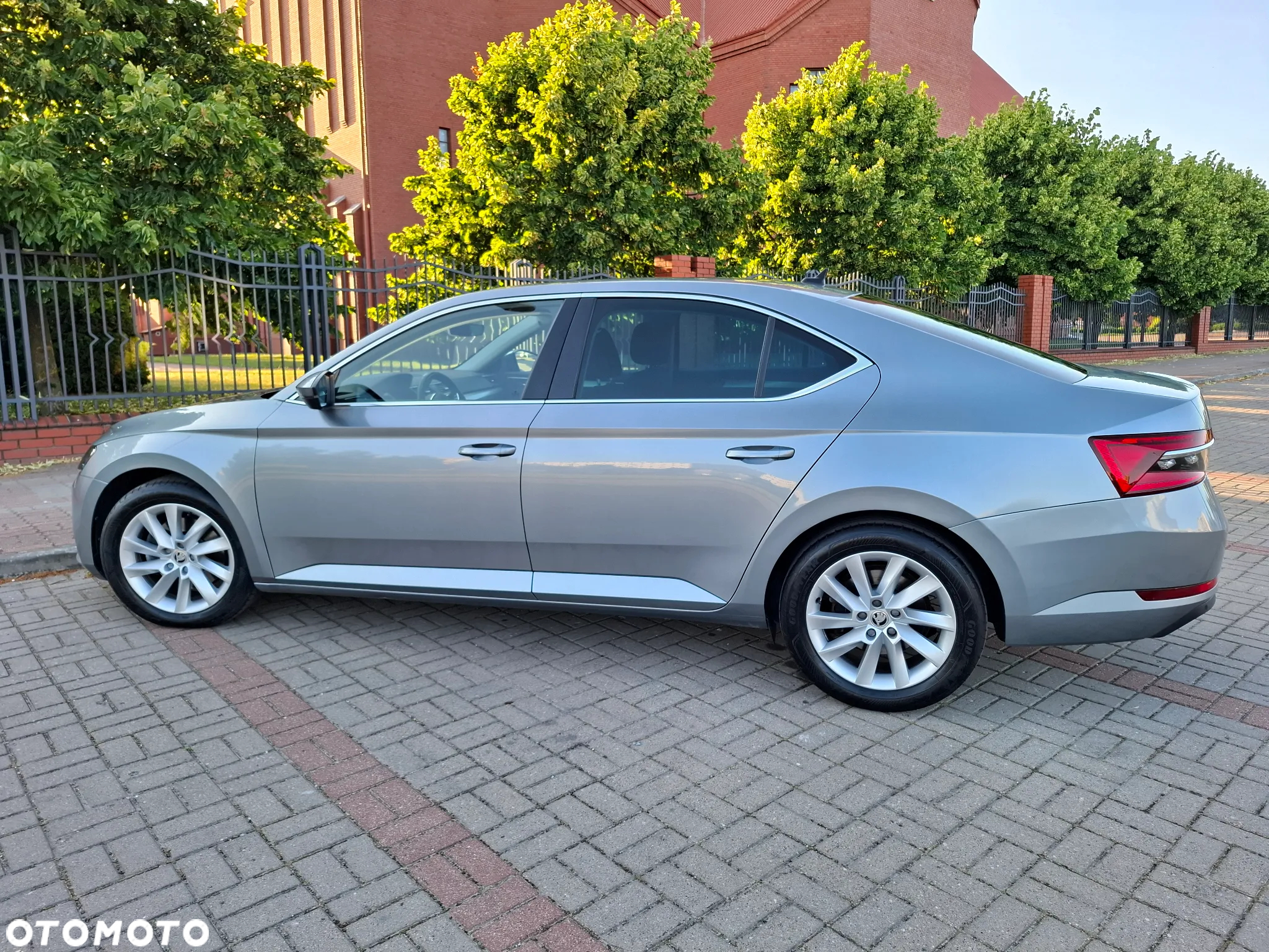 Skoda Superb 2.0 TSI Ambition DSG - 2