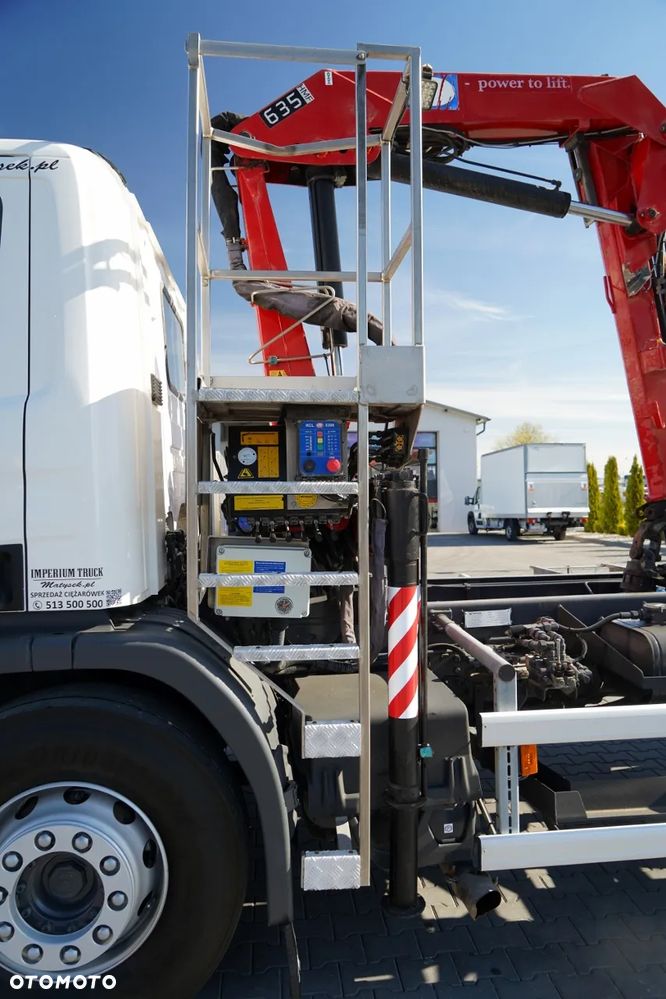 Scania P 250 / 4X2 / SIŁOWNIK DO WYWROTU /  + HDS HMF 635 K2 /  / MAX WYSÓW 7 M / STEROWANIE RADIOWE / ROTATOR /  EURO 6 - 22