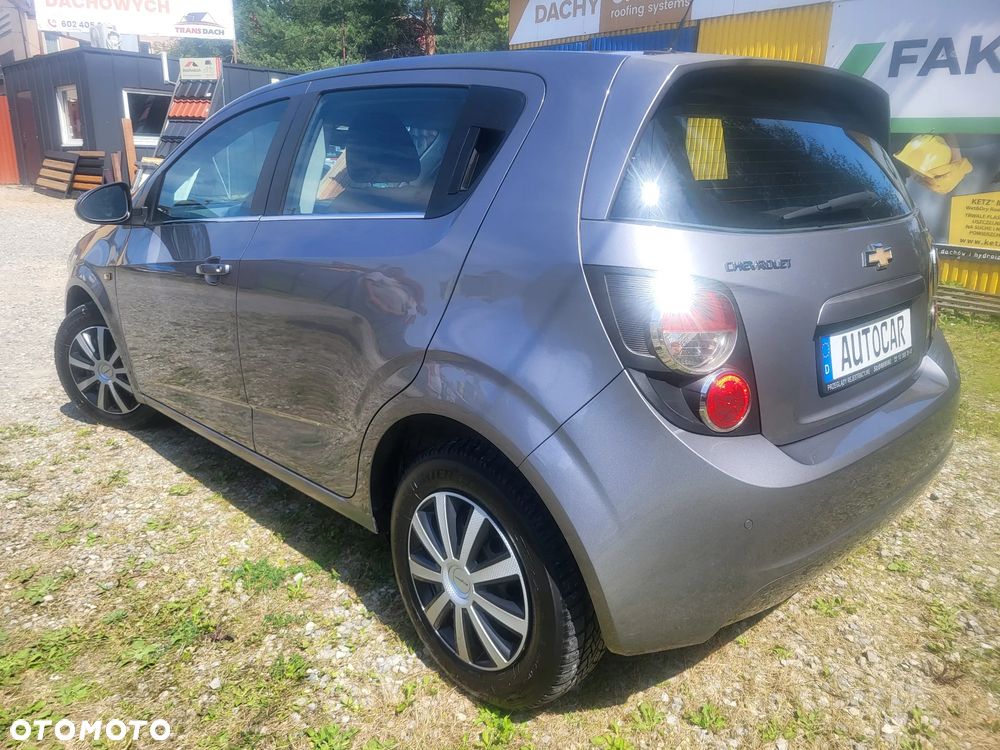Chevrolet Aveo 1.6 LTZ - 24