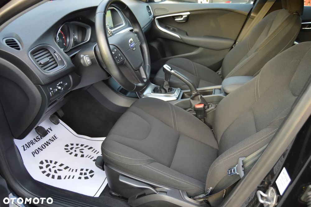 Volvo V40 D2 Momentum - 28
