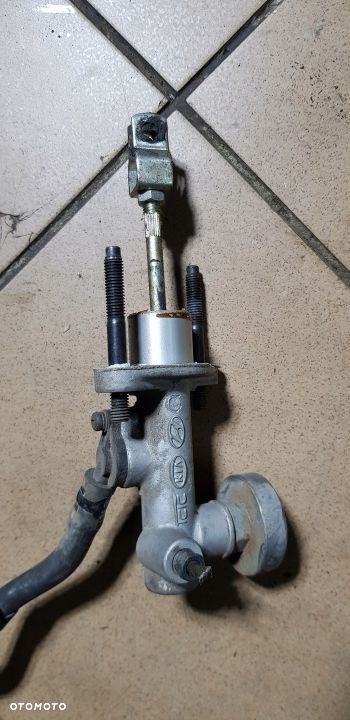 Kia Sorento I 2.5 Pompa Sprzęgła - 4