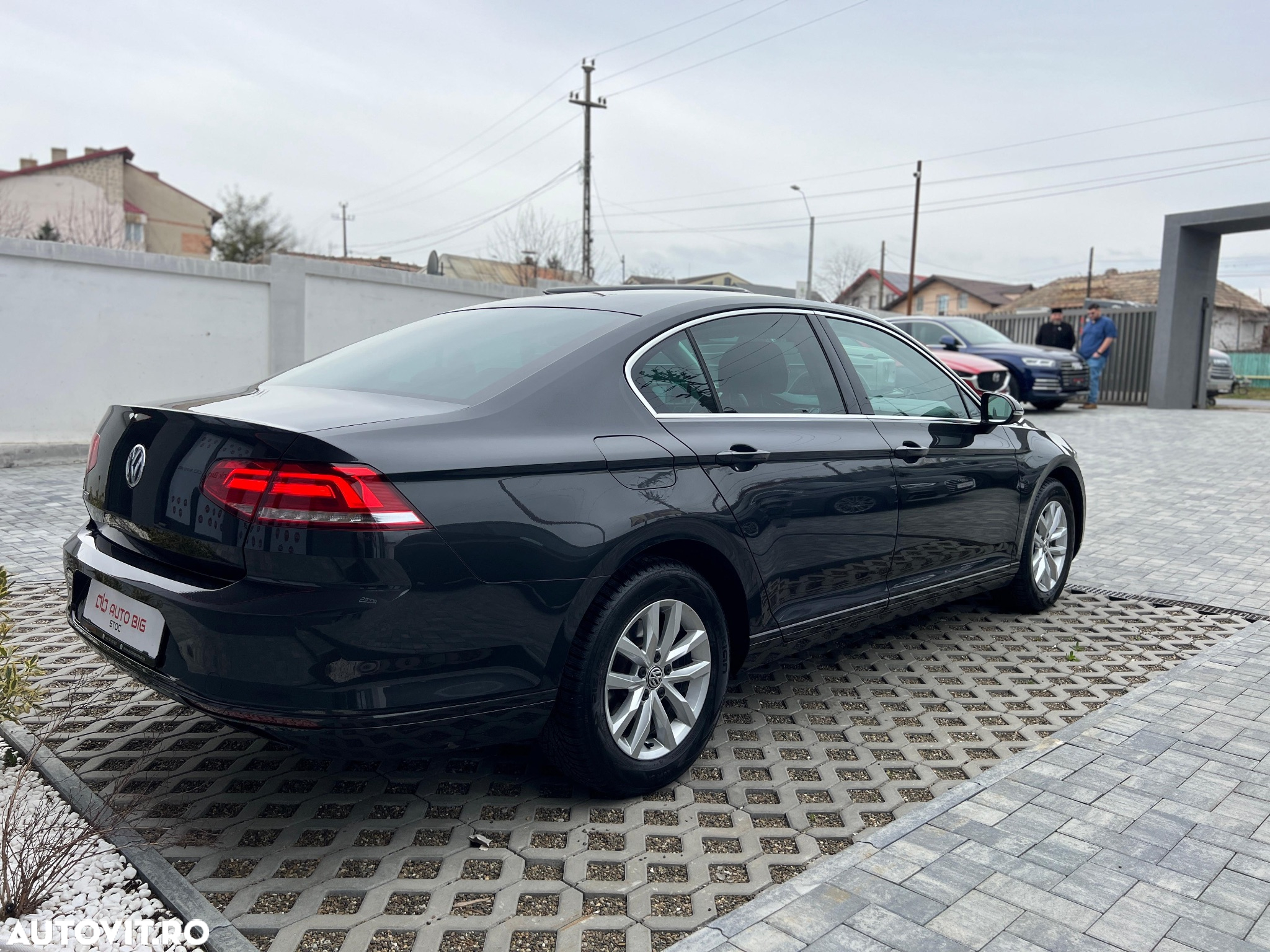 Volkswagen Passat - 10
