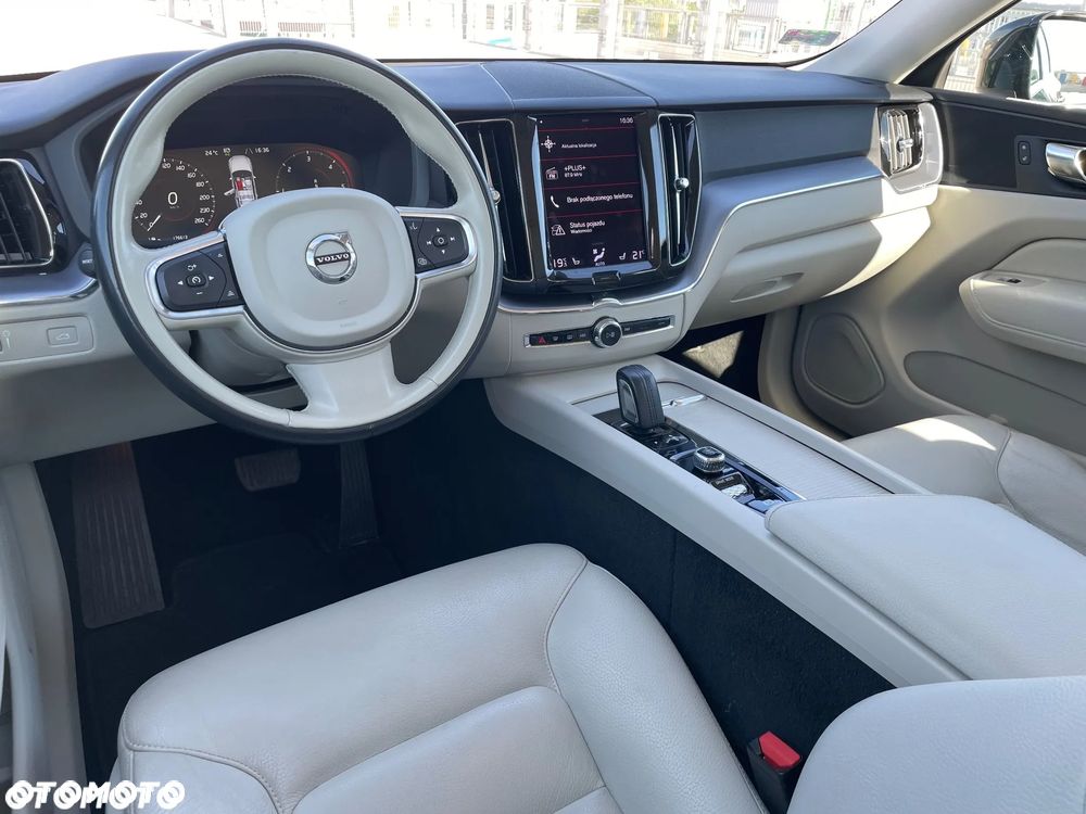 Volvo XC 60 B5 D AWD Inscription - 28