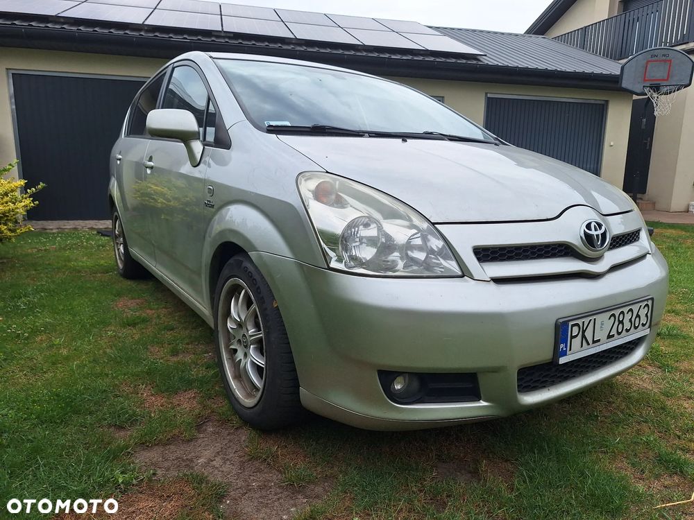 Toyota Corolla Verso - 3