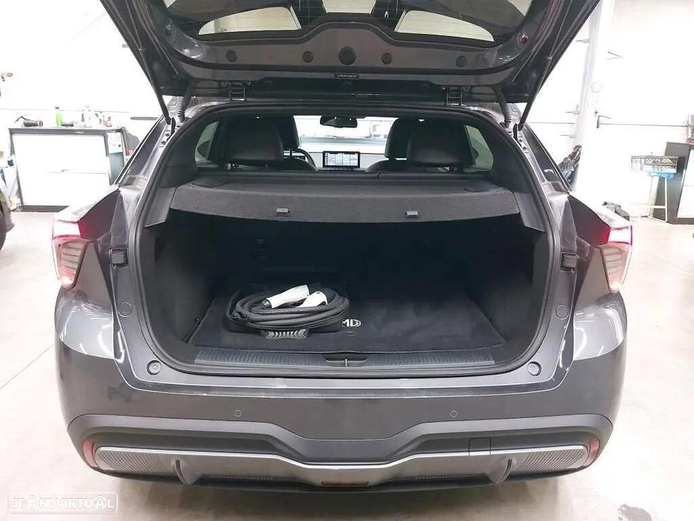 MG MG4 64 kWh Luxury - 3