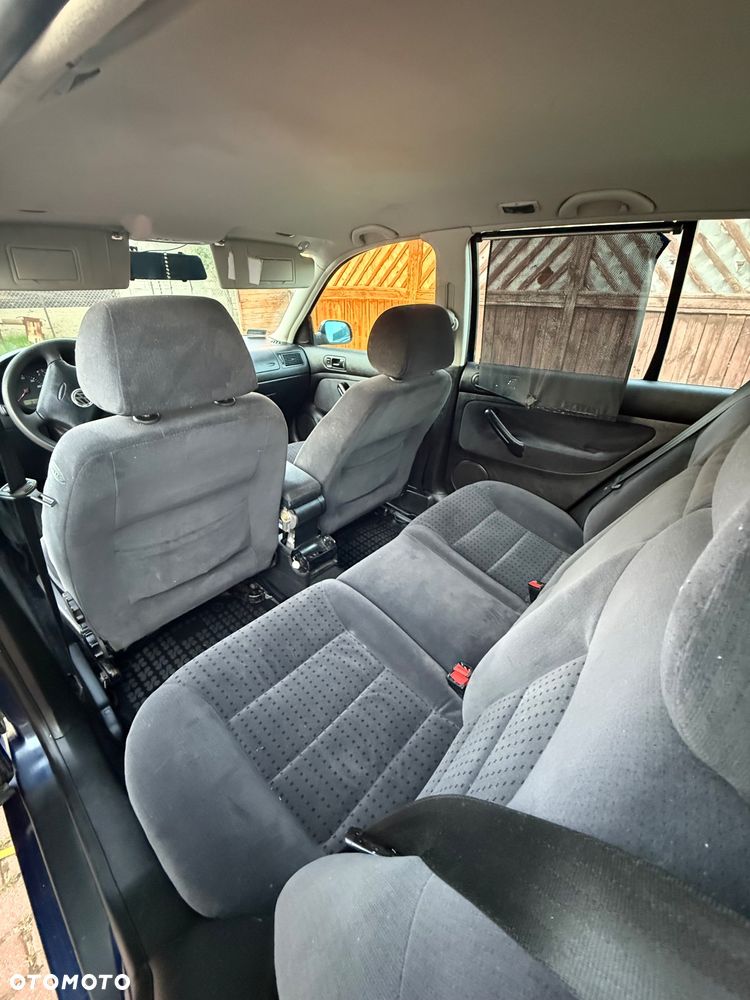 Volkswagen Golf 1.6 Basis - 6