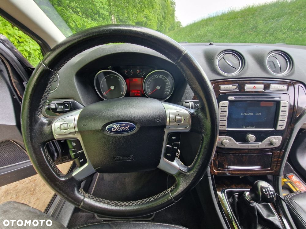 Ford Mondeo - 12