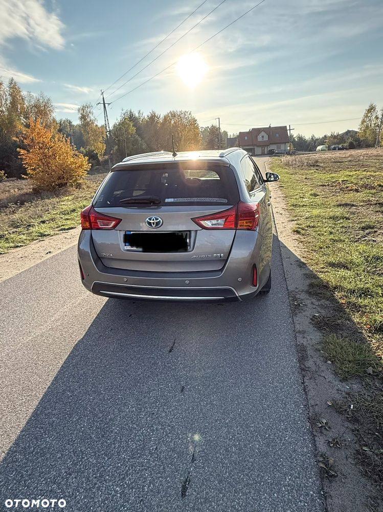 Toyota Auris 1.8 HSD Luna - 6