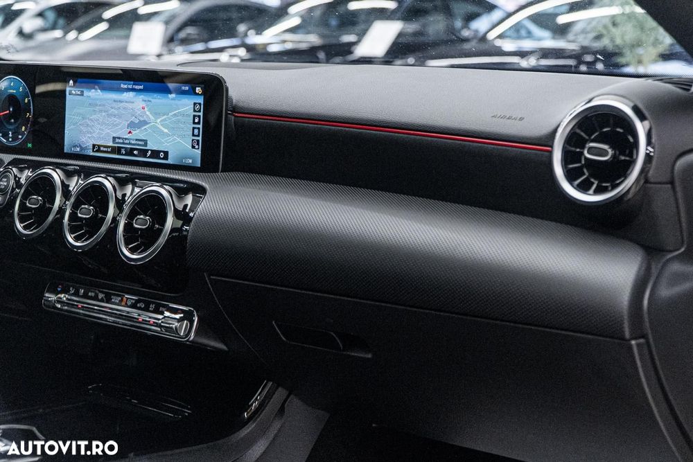 Mercedes-Benz A 200 7G-DCT AMG Line Advanced Plus - 33