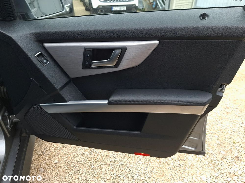 Mercedes-Benz GLK 220 CDI DPF 4Matic BlueEFFICIENCY 7G-TRONIC - 21