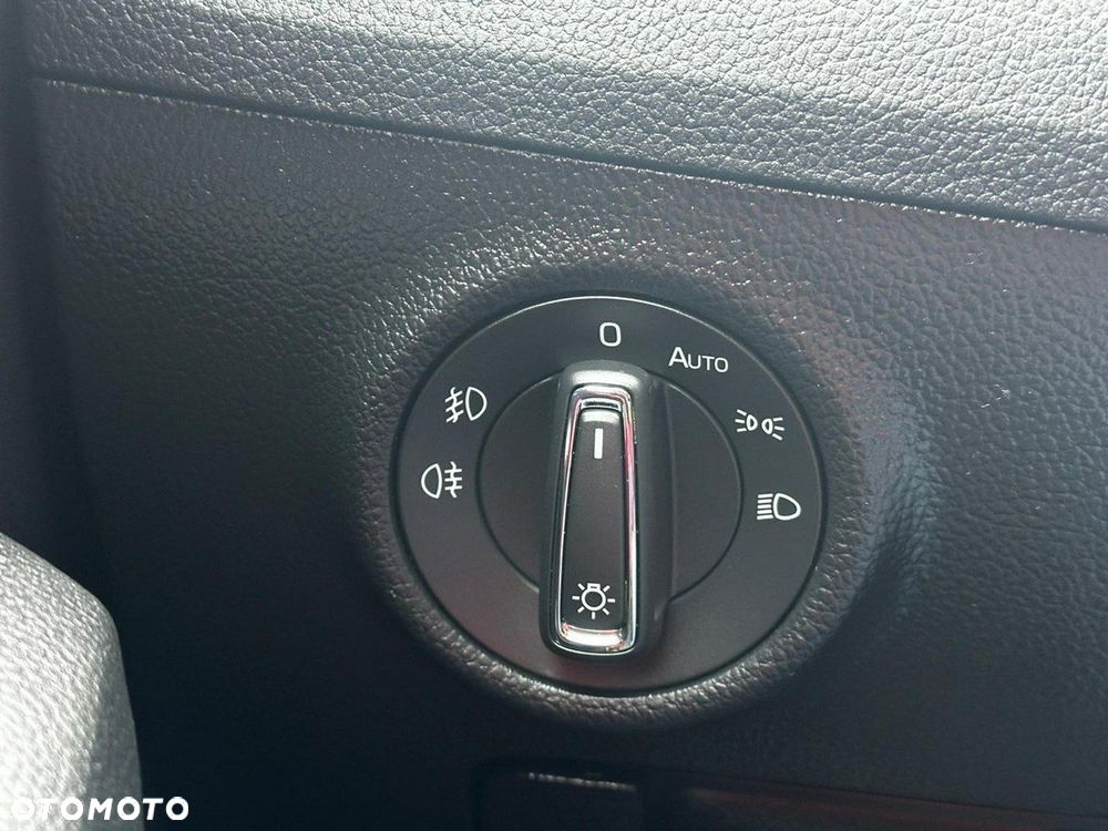 Skoda Superb 2.0 TDI DSG Ambition - 38