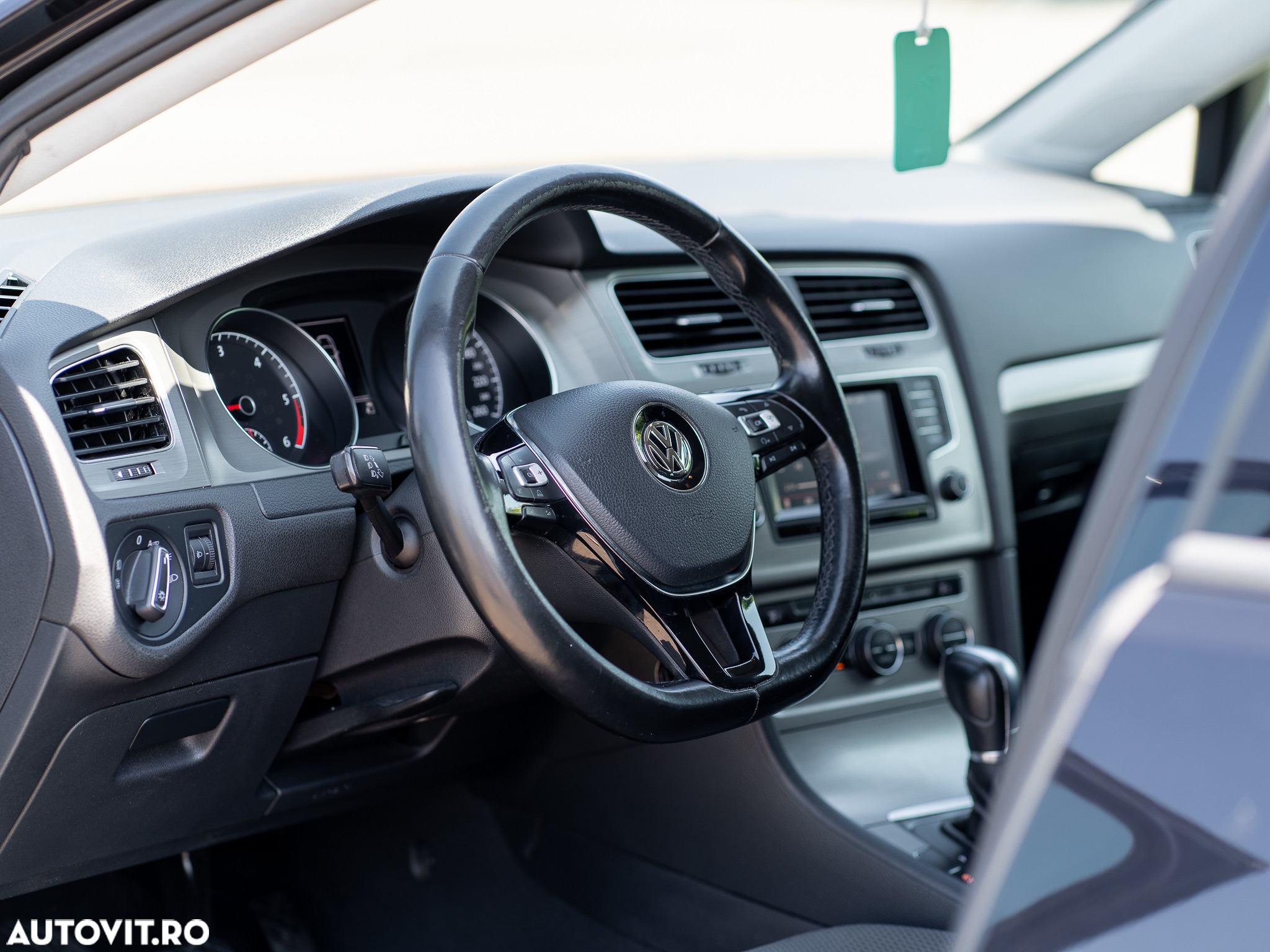 Volkswagen Golf 1.6 TDI DPF BMT DSG Comfortline - 15