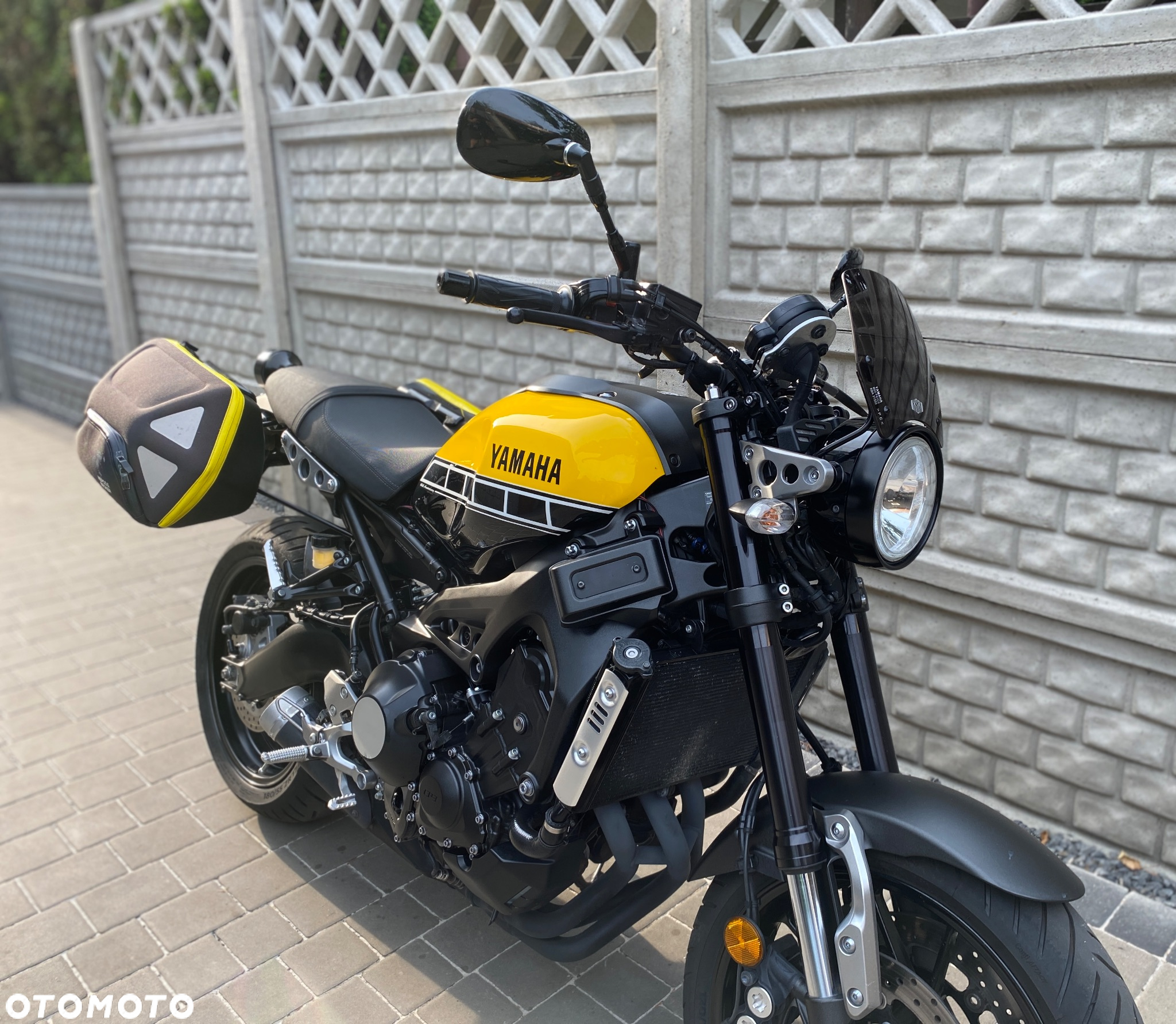 Yamaha XSR - 11